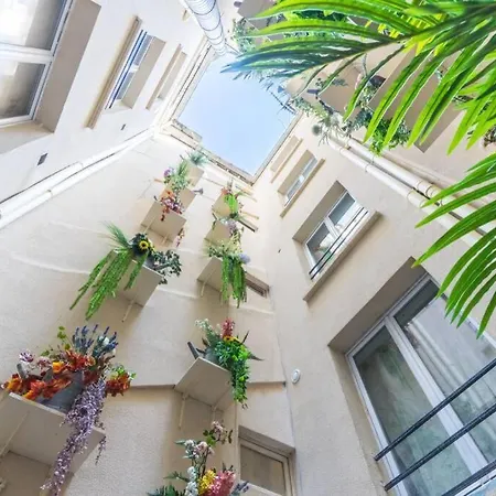 Grands Boulevards - 12 - Apartment